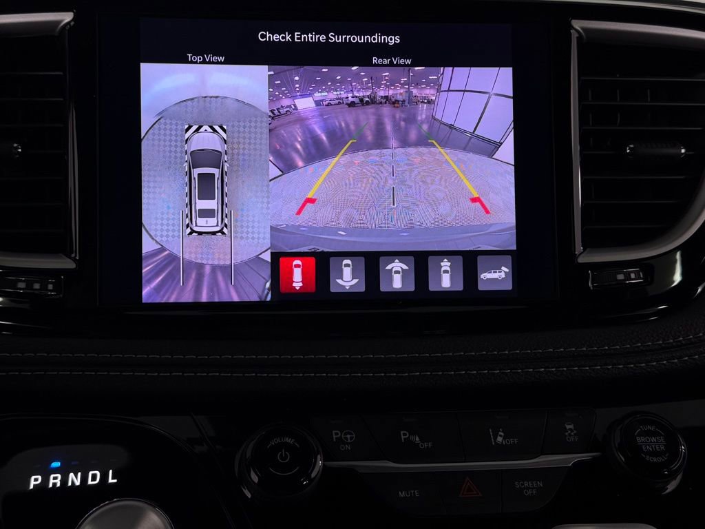 Used 2024 Chrysler Pacifica Select image 21