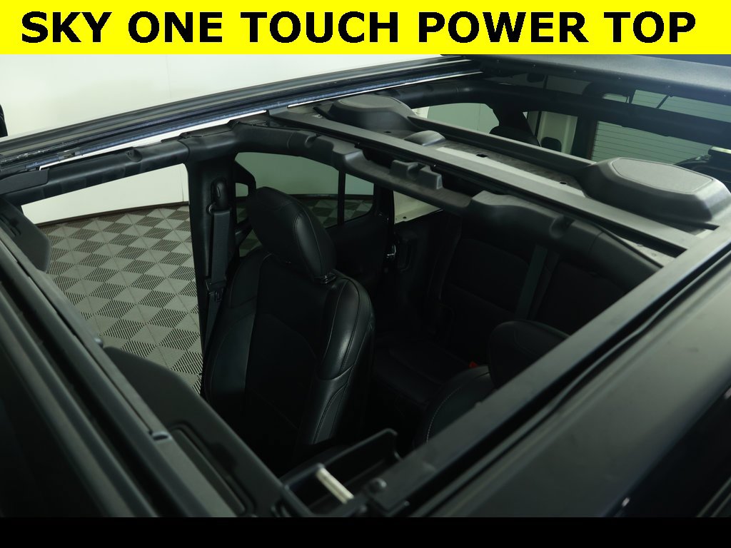 Used 2021 Jeep Wrangler Unlimited Sahara image 2