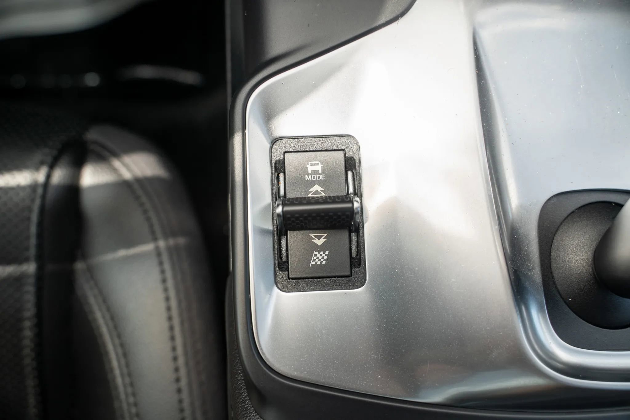 Used 2020 Jaguar E-PACE SE image 33