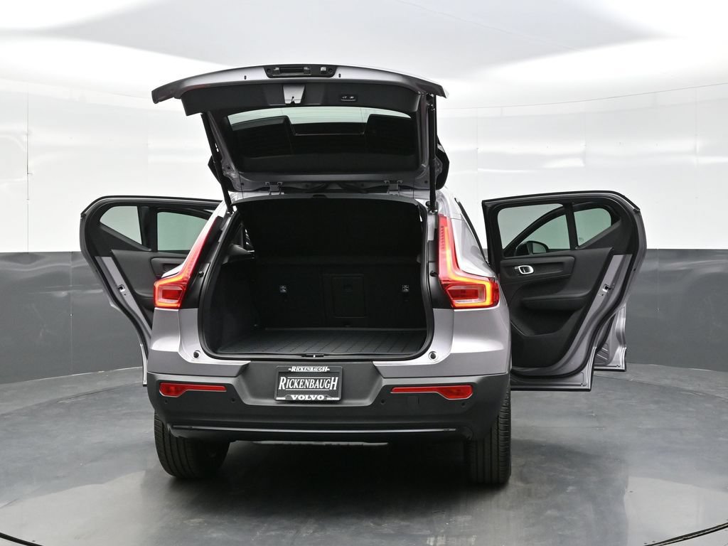 New 2026 Volvo XC40 B5 Core w/ Protection Package Premier AWD/4WD image 38