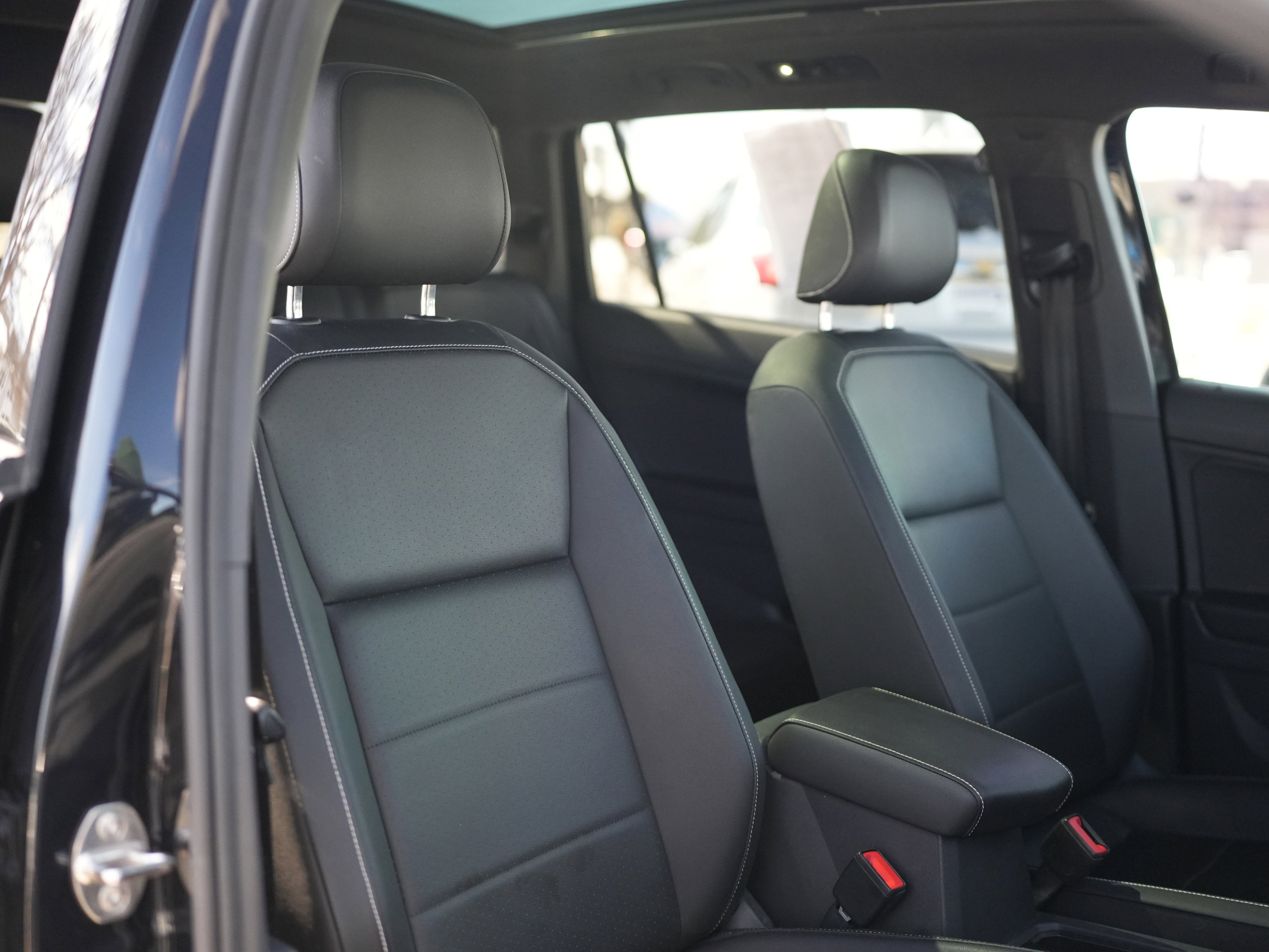 Certified 2021 Volkswagen Tiguan SE R-Line image 22