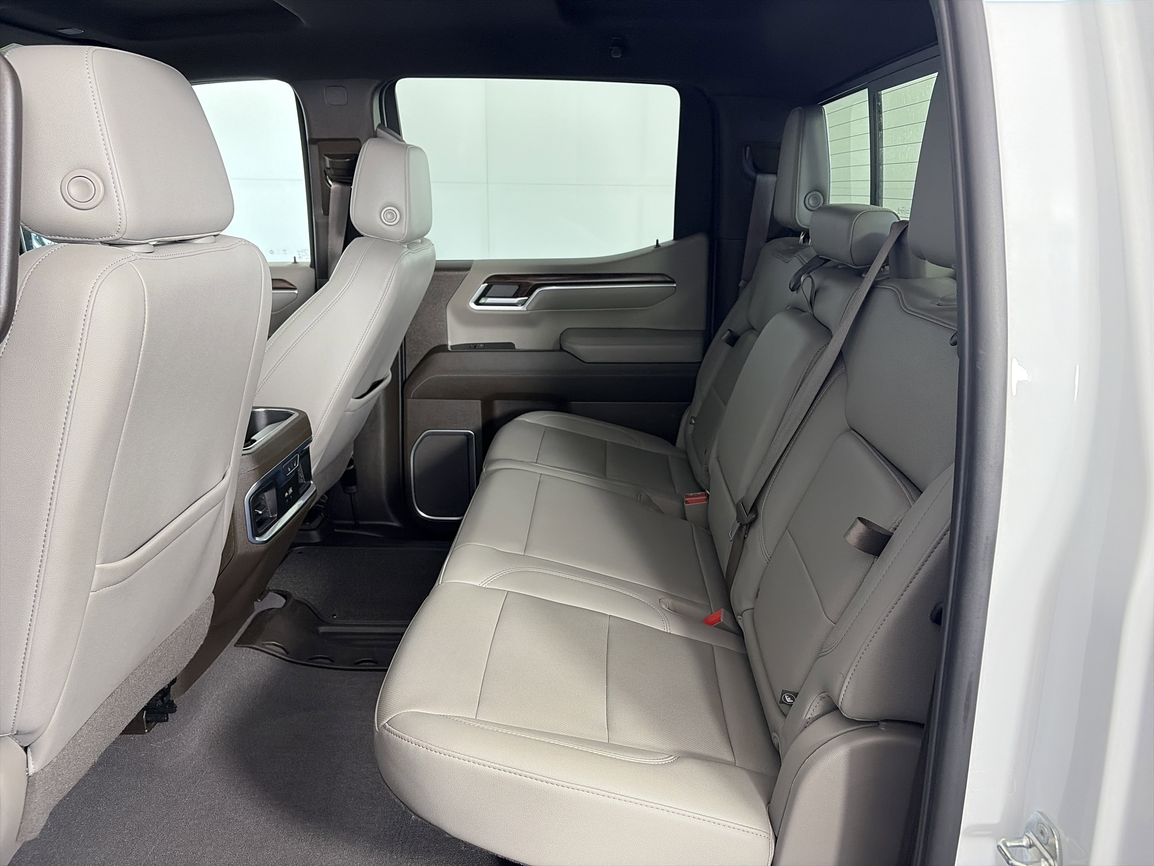 Certified 2022 GMC Sierra 1500 SLT w/ SLT Premium Plus Package image 7