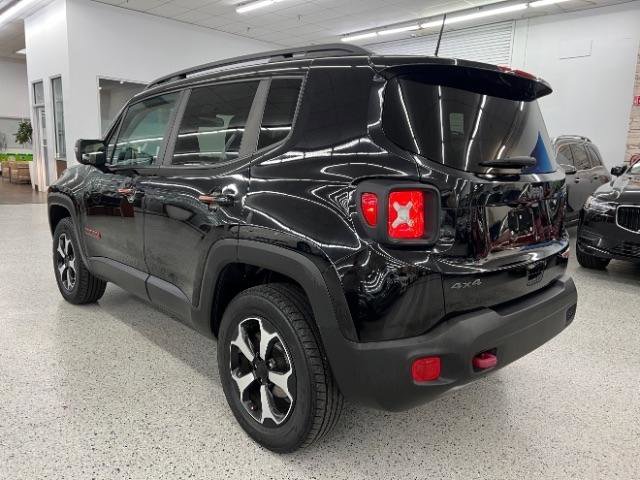 Used 2019 Jeep Renegade Trailhawk w/ Cold Weather Group II AWD/4WD image 4