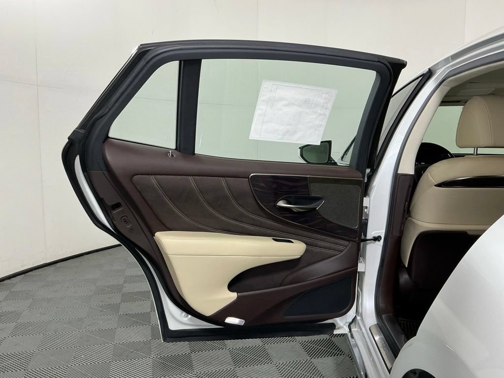 Used 2019 Lexus LS 500 w/ Interior Upgrade Package RWD image 24