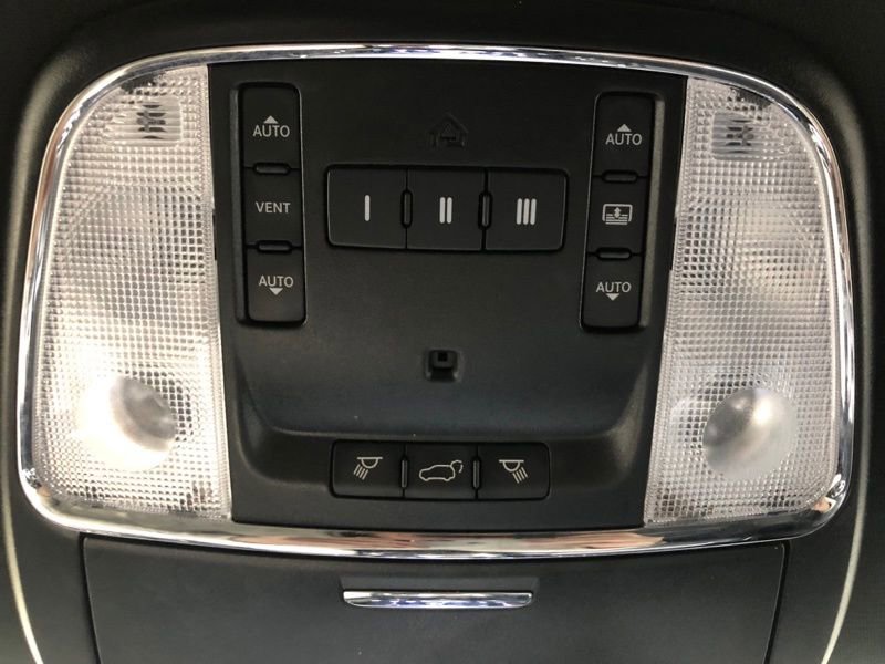 Used 2019 Jeep Grand Cherokee Limited w/ Luxury Group II image 28