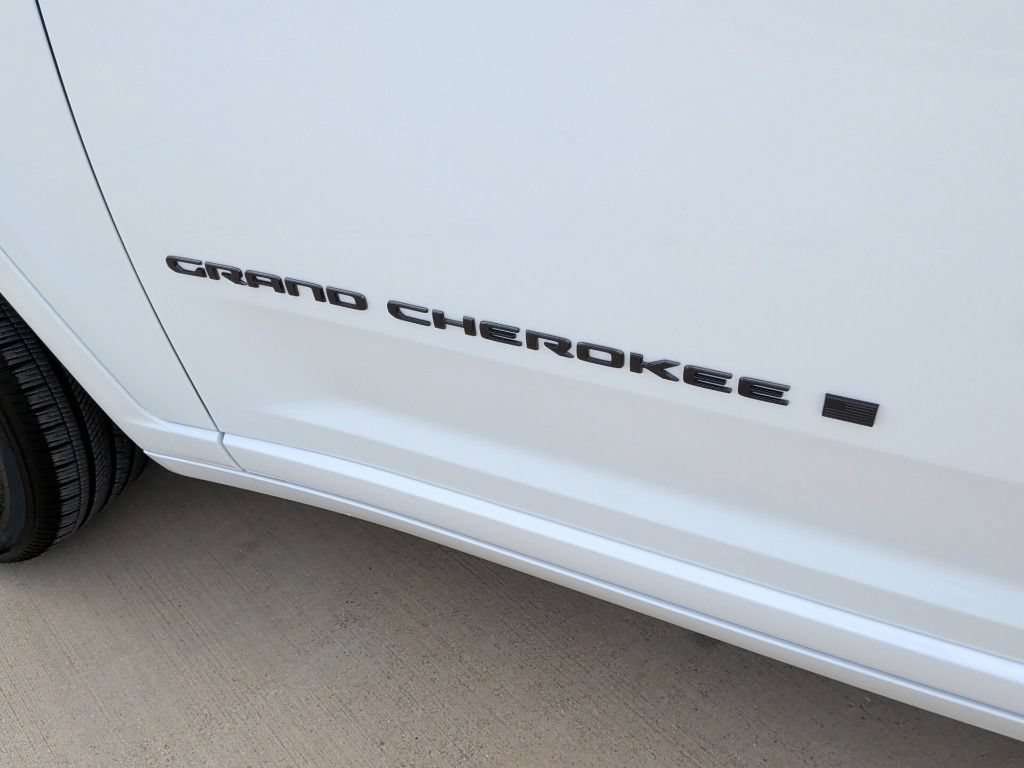 New 2026 Jeep Grand Cherokee Summit w/ Obsidian Package AWD/4WD image 55