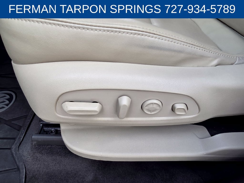 Used 2020 Buick Enclave Premium w/ Sun and Sites Package FWD image 6