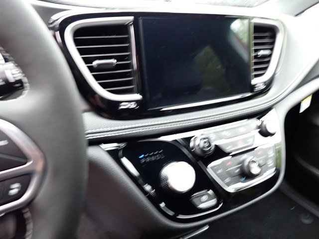 New 2026 Chrysler Pacifica Select image 19