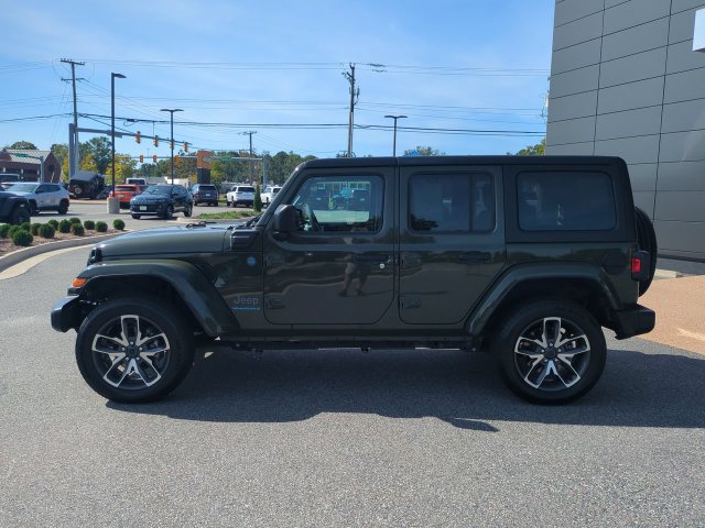 Used 2024 Jeep Wrangler Unlimited w/ Convenience Group AWD/4WD image 7