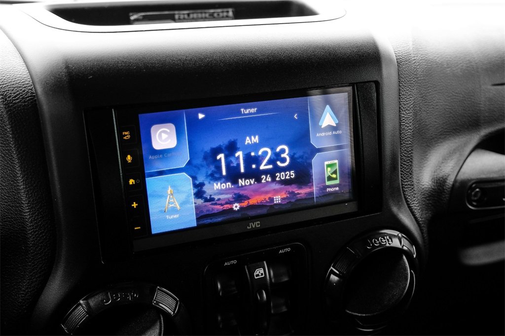 Used 2017 Jeep Wrangler Unlimited Rubicon image 30