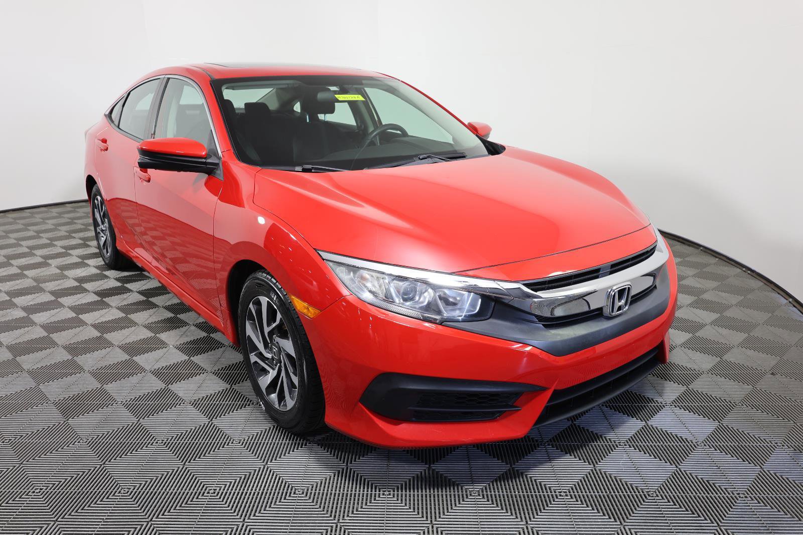 Used 2018 Honda Civic EX image 3