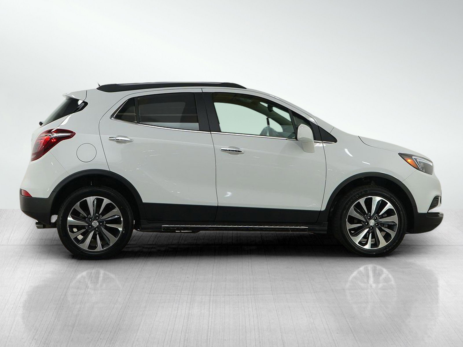 Used 2021 Buick Encore Preferred image 6
