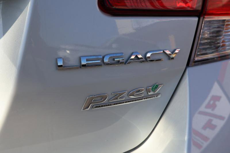 Used 2014 Subaru Legacy 2.5i Limited w/ Moonroof Package AWD/4WD image 10