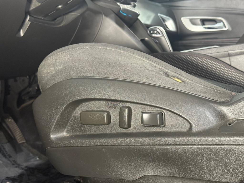 Used 2010 Chevrolet Equinox LT FWD image 22