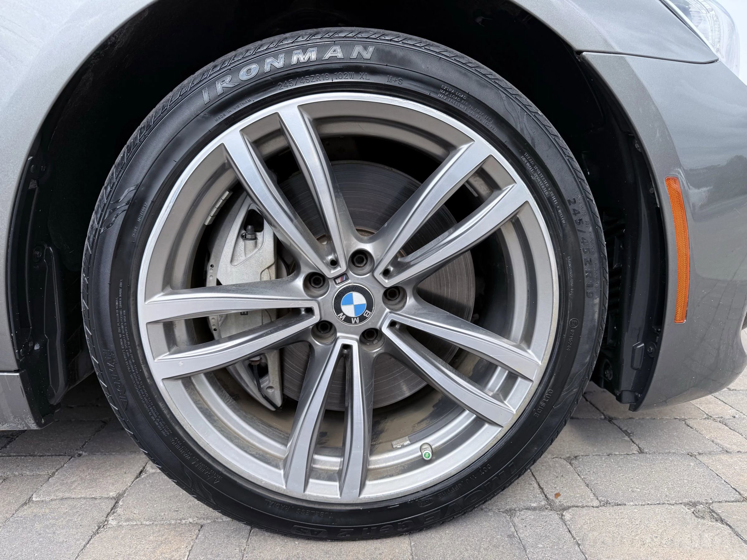 Used 2018 BMW 750i xDrive image 33