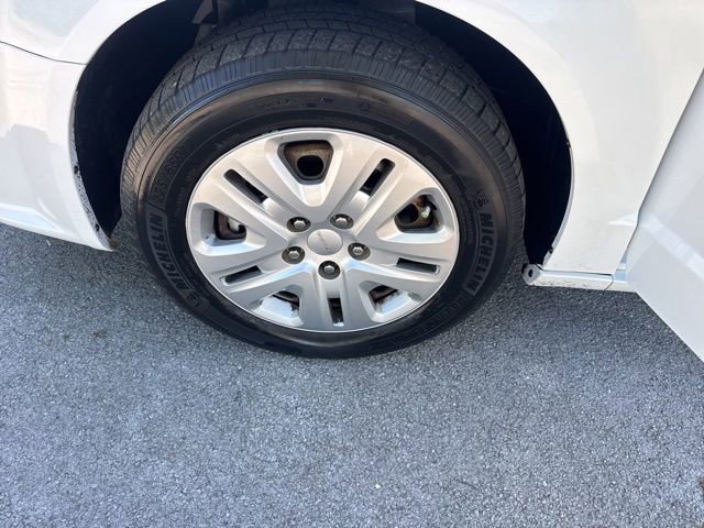 Used 2019 Dodge Grand Caravan SE w/ UConnect Hands-Free Group FWD image 16