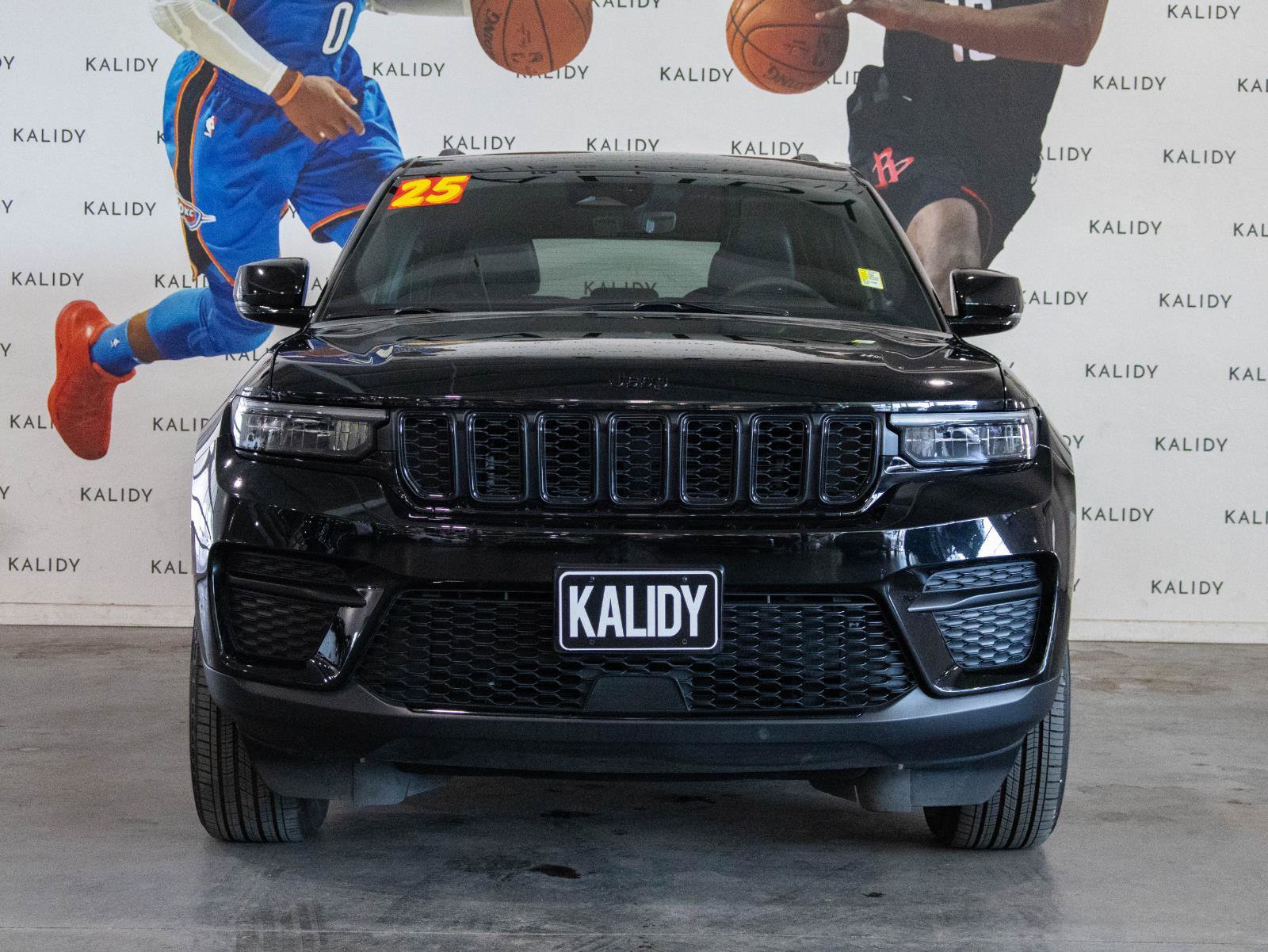 Used 2025 Jeep Grand Cherokee Altitude AWD/4WD image 19