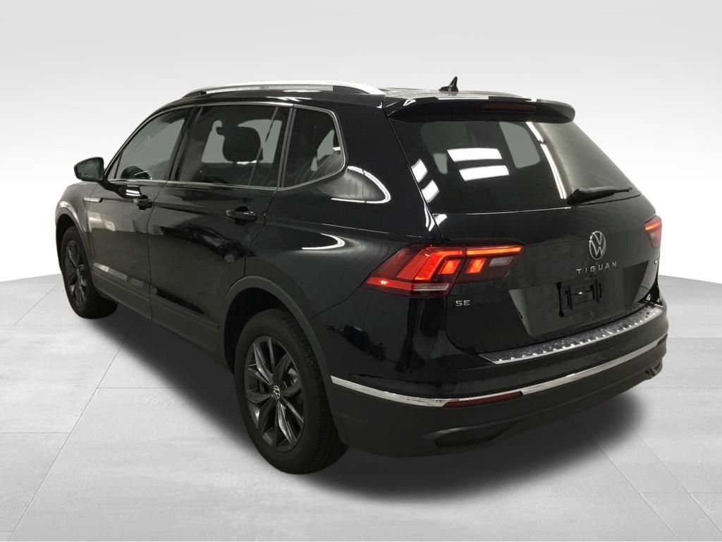 Used 2022 Volkswagen Tiguan SE AWD/4WD image 34
