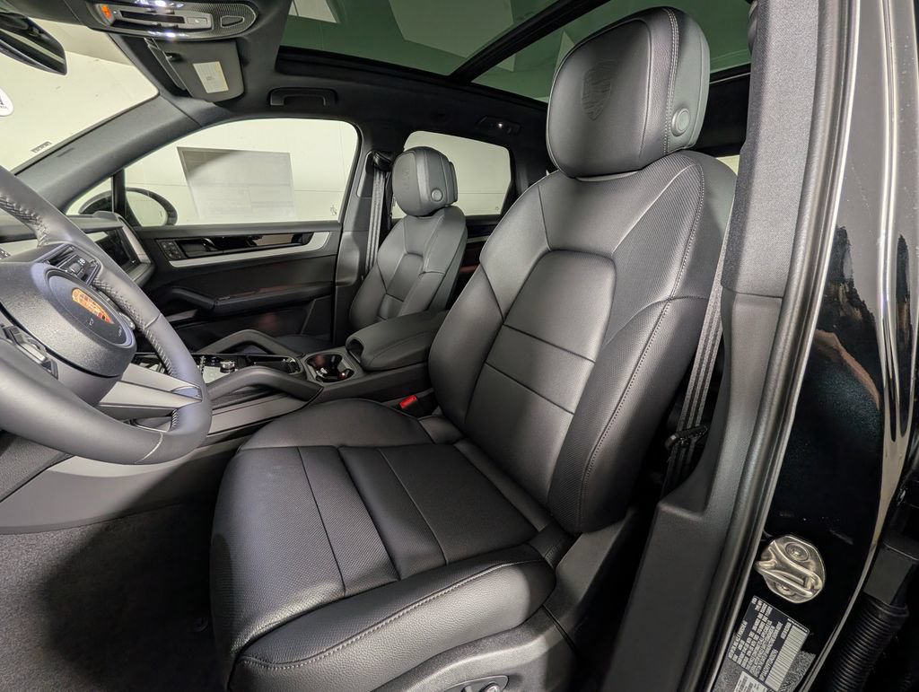 New 2026 Porsche Cayenne AWD/4WD image 5
