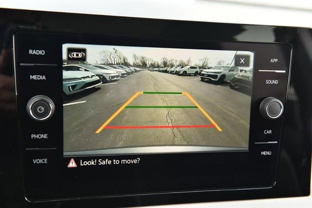 New 2026 Volkswagen Taos SE image 12