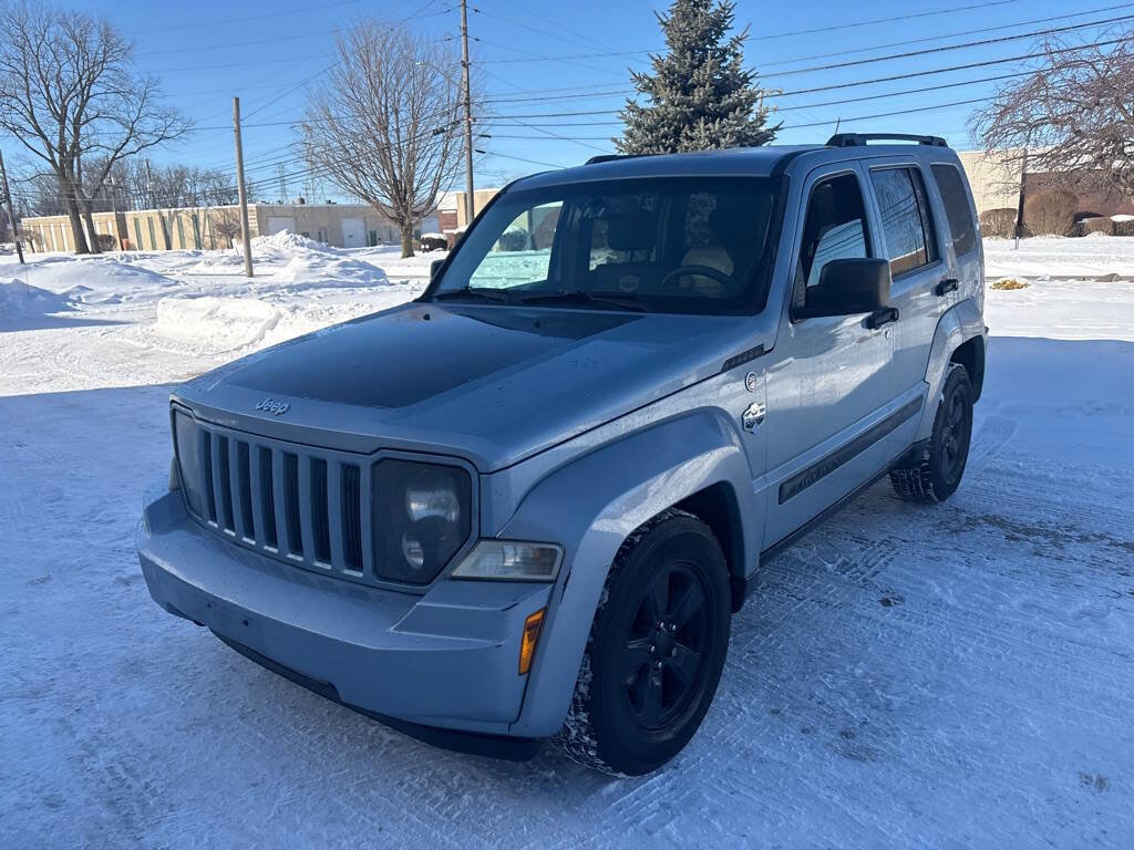 Used 2012 Jeep Liberty Arctic image 3