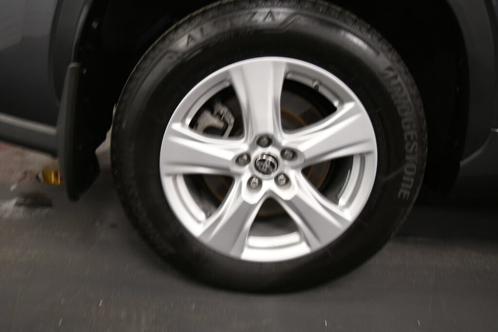 Used 2023 Toyota Highlander LE AWD/4WD image 34