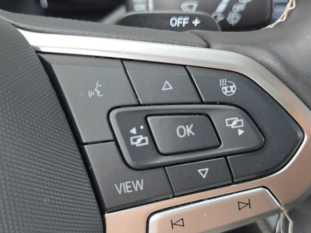 Used 2024 Volkswagen Atlas SEL AWD/4WD image 16
