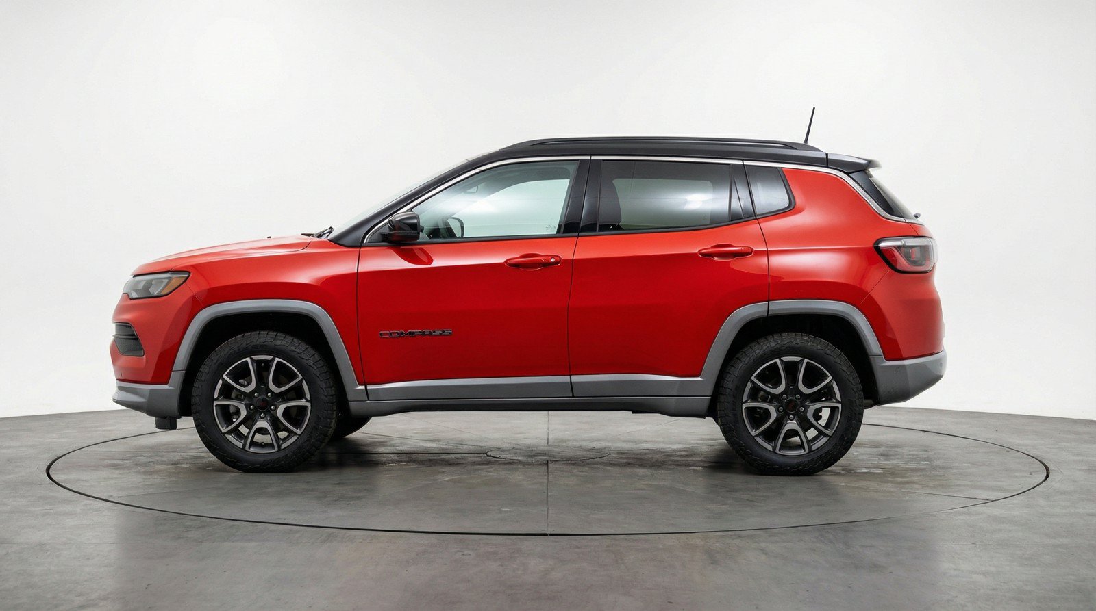 Used 2025 Jeep Compass Trailhawk AWD/4WD image 5