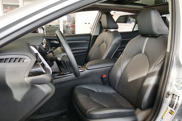 Used 2020 Toyota Camry XSE image 10