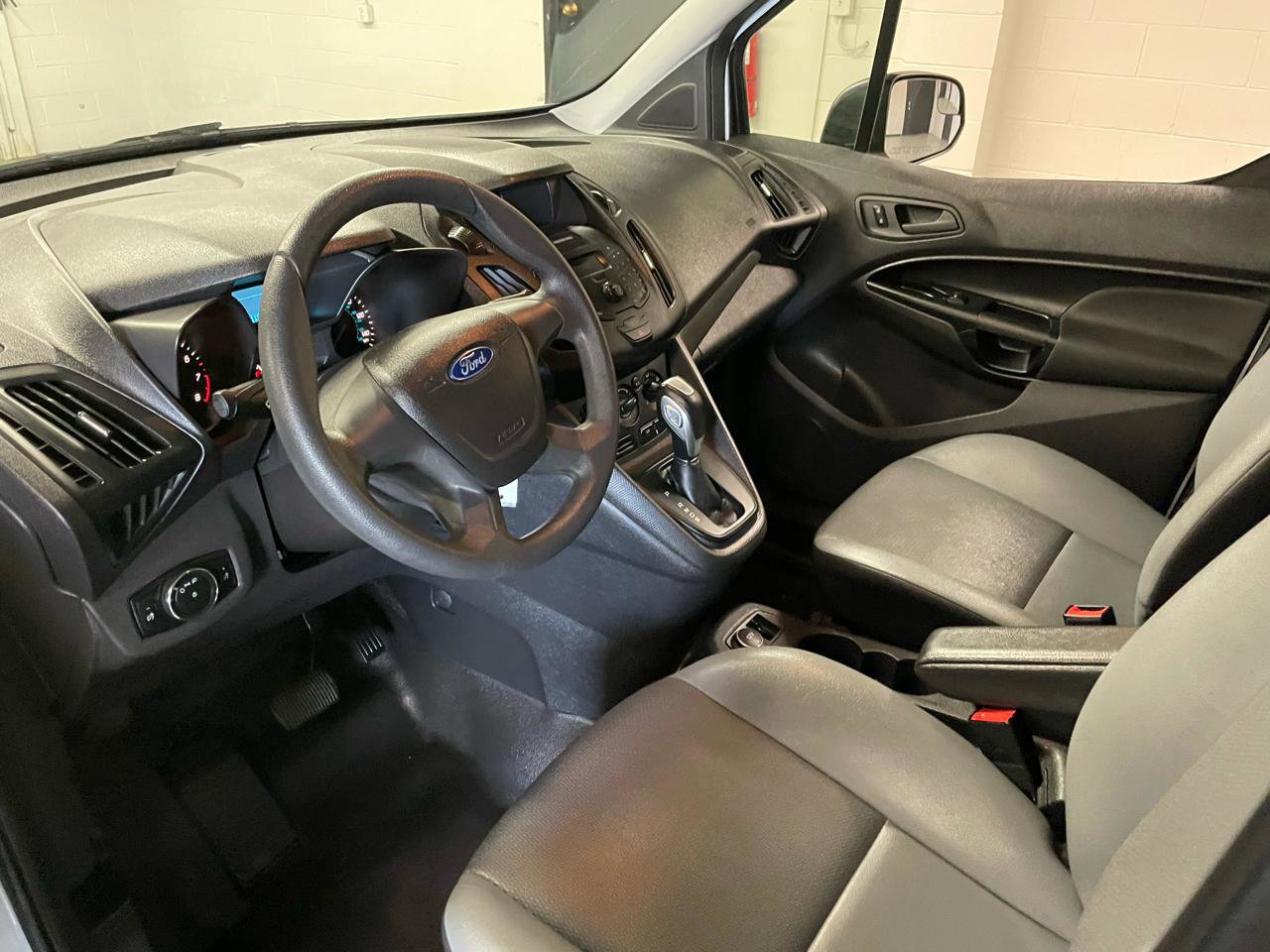 Used 2017 Ford Transit Connect XL image 7