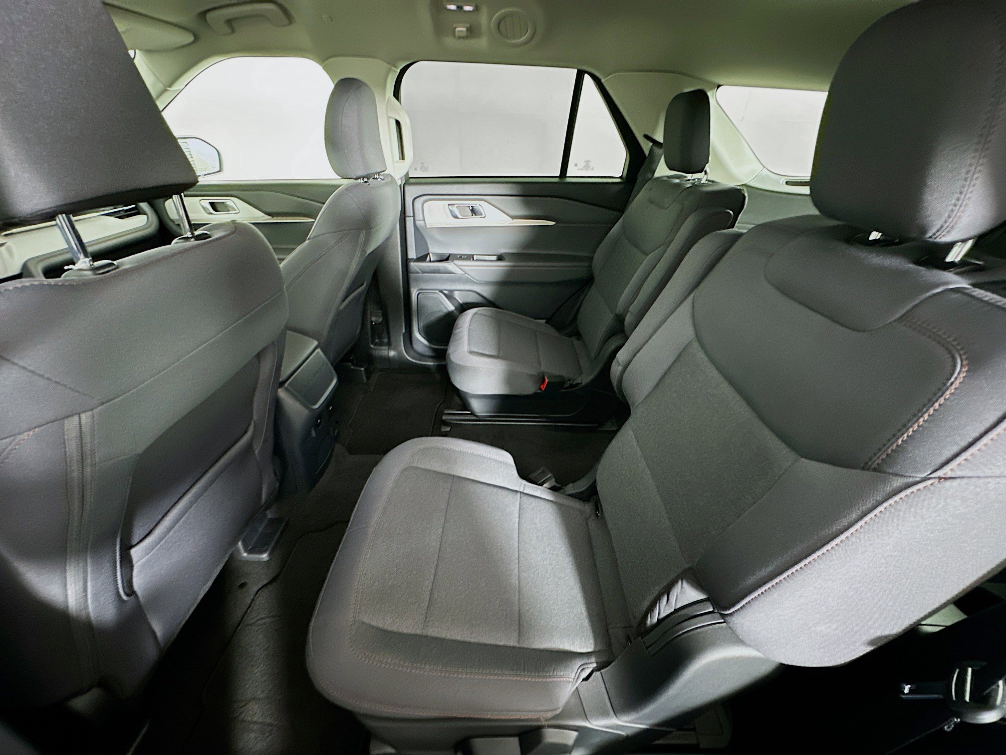 Used 2025 Ford Explorer Active image 28