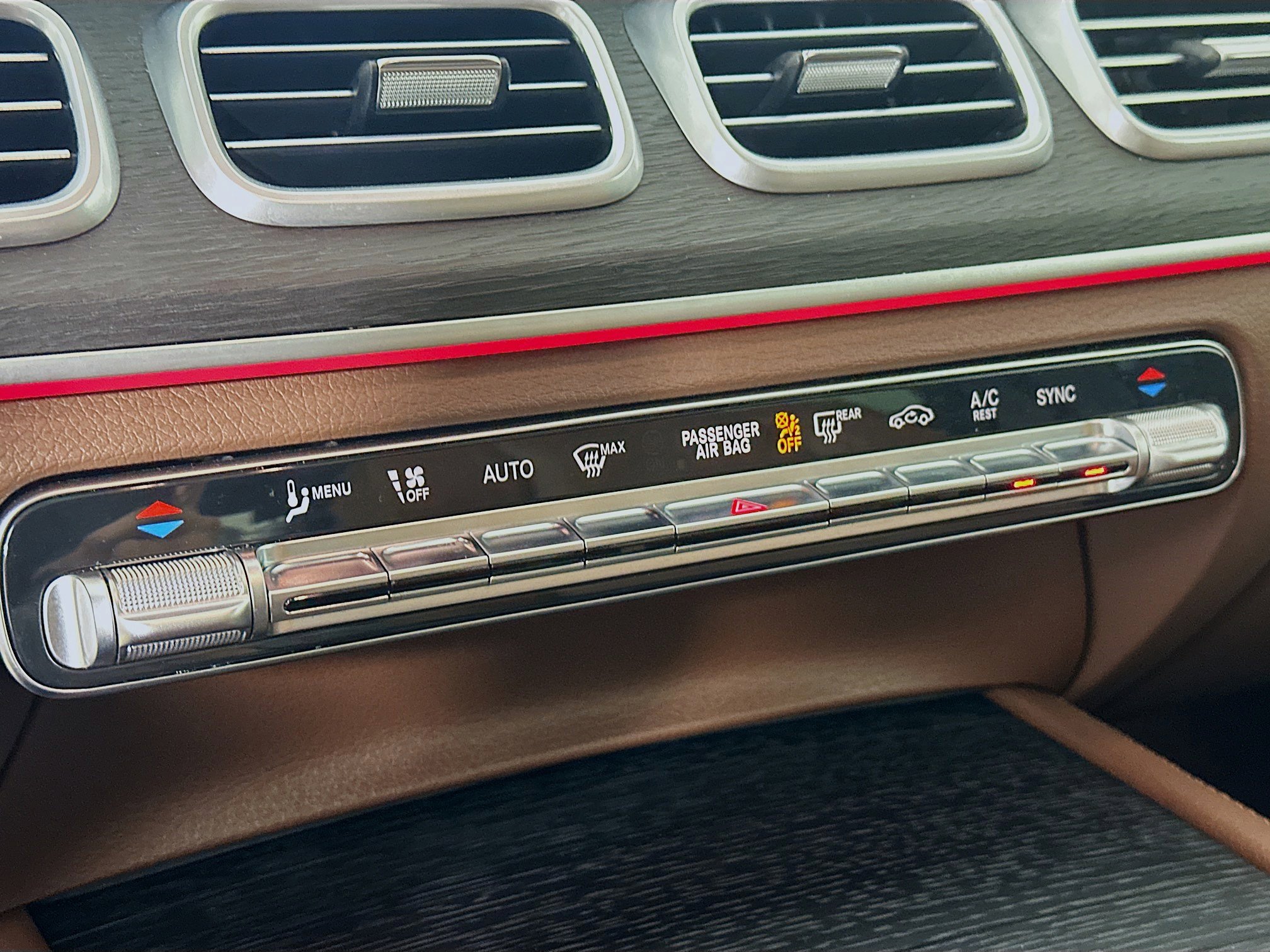 Certified 2024 Mercedes-Benz GLE 350 4MATIC w/ Winter Package image 20