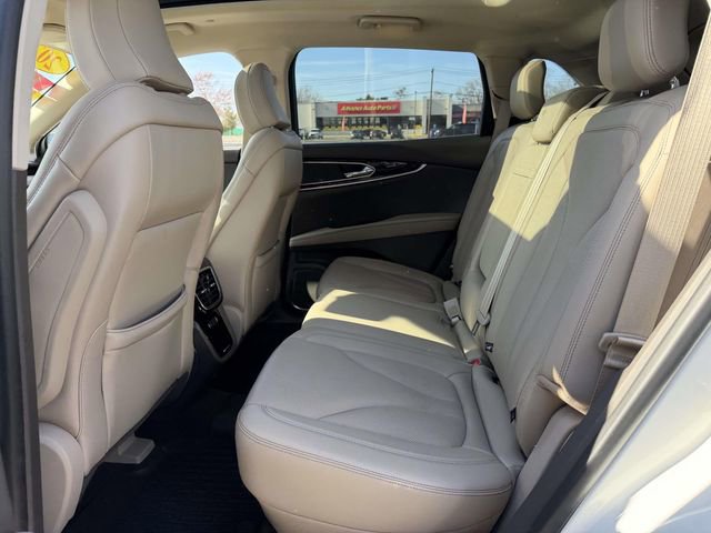 Used 2023 Lincoln Nautilus Reserve image 11