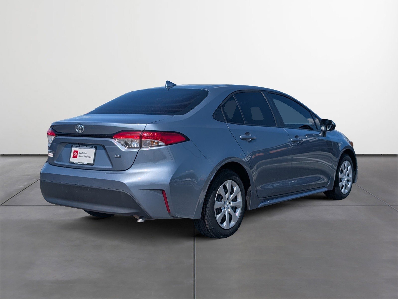 Certified 2025 Toyota Corolla LE FWD image 5