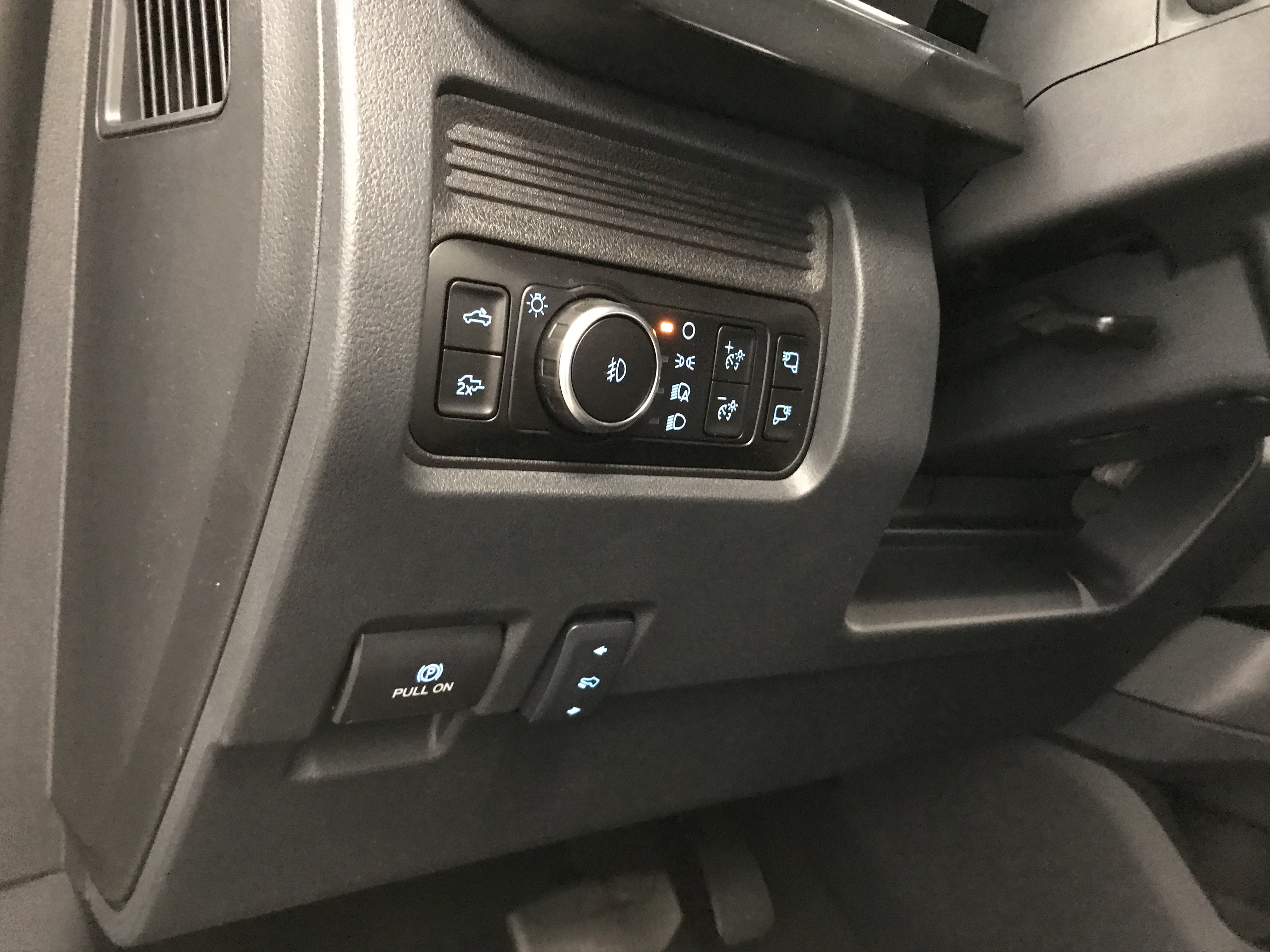 New 2026 Ford F250 Lariat w/ Black Appearance Package AWD/4WD image 18