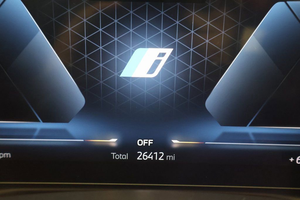 Used 2023 BMW i4 eDrive35 image 17