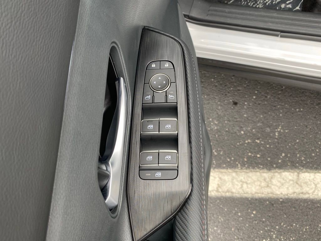 New 2025 Nissan Kicks SR w/ SR Premium Package image 12