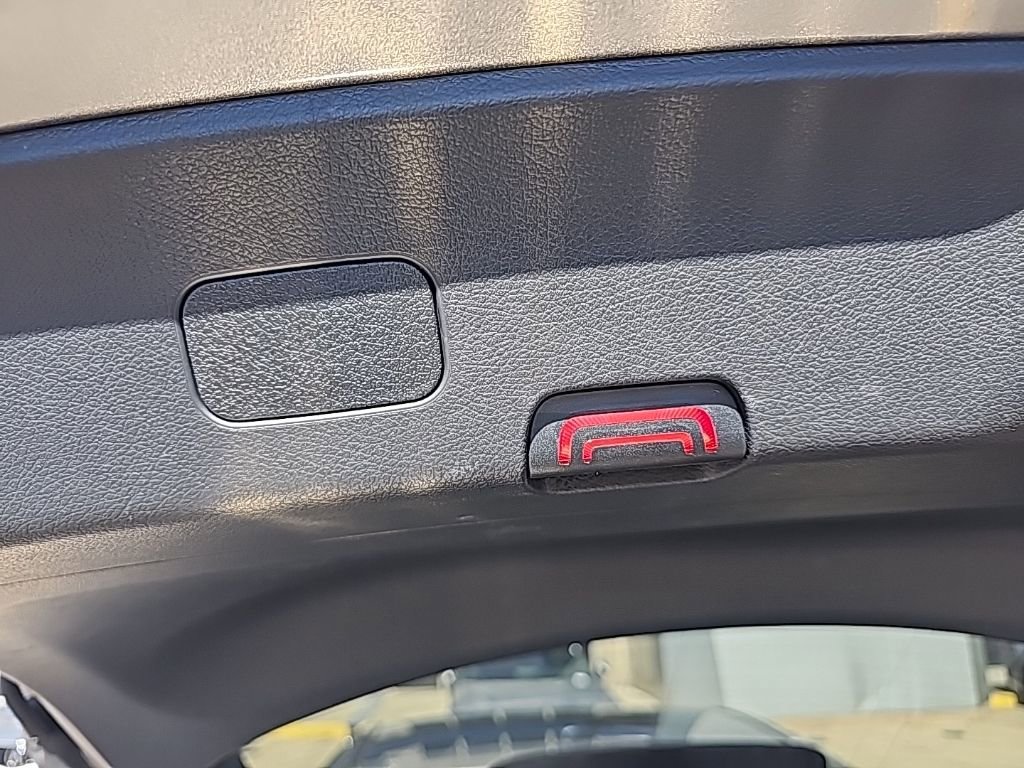 Used 2024 Mercedes-Benz GLC 300 4MATIC image 20