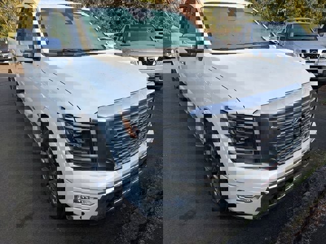 Used 2022 Nissan Titan Platinum Reserve w/ Moonroof Package image 4