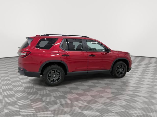 Used 2025 Honda Pilot TrailSport image 11