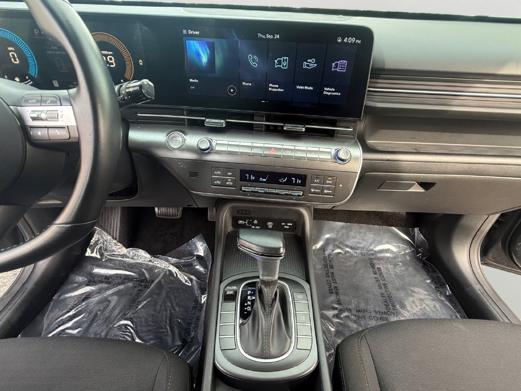 Used 2025 Hyundai Kona SEL FWD image 14
