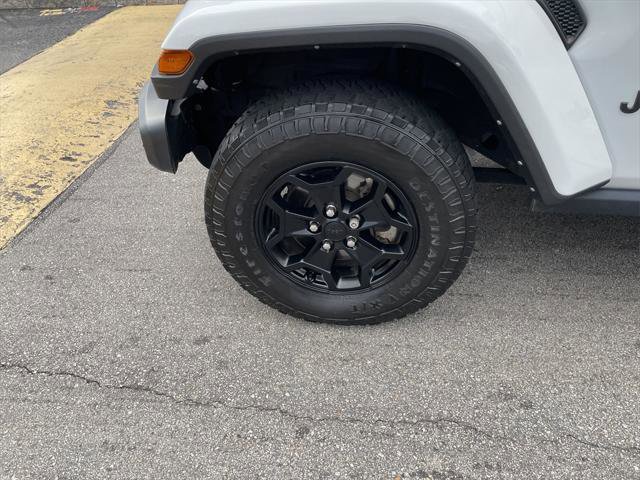 Certified 2021 Jeep Gladiator Willys image 9