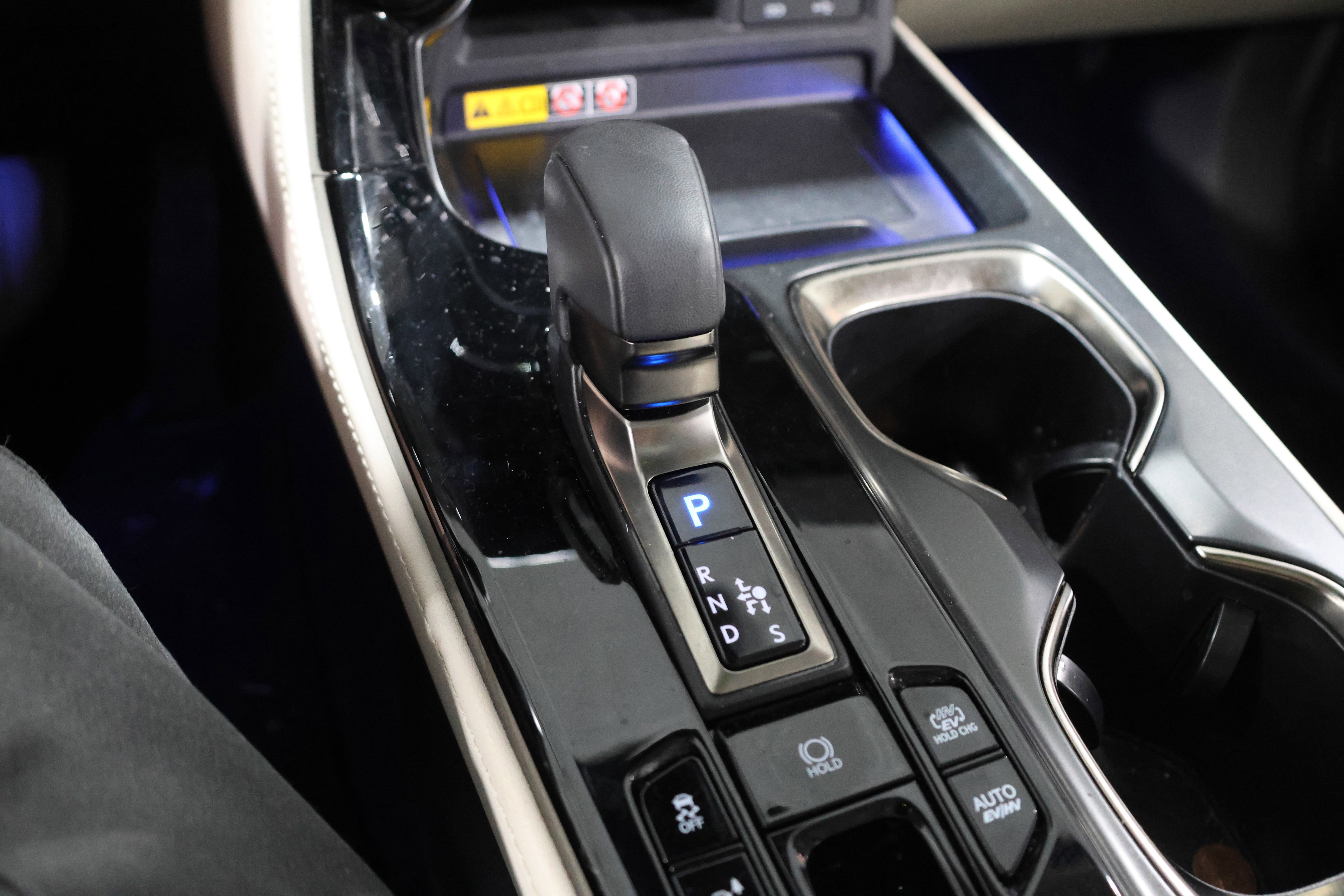 Used 2025 Lexus NX 450h+ AWD w/ Luxury Package image 32