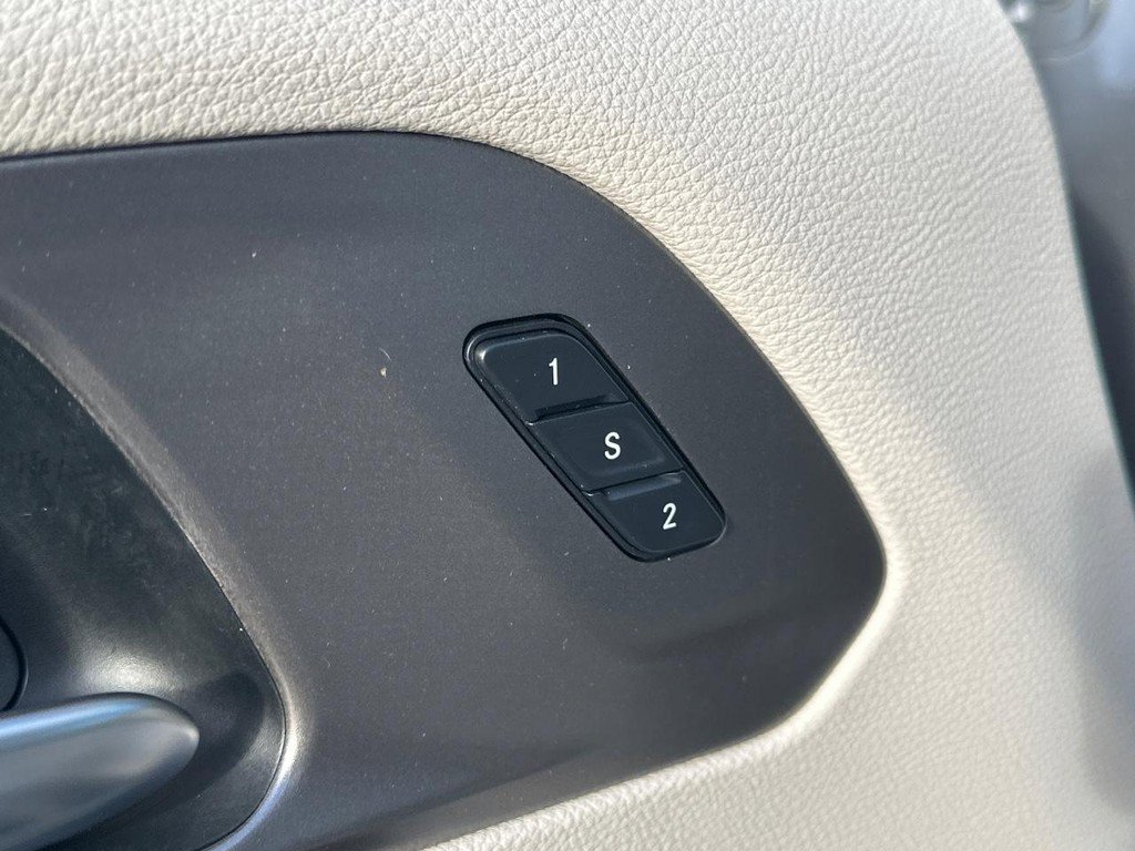 Used 2020 Chrysler Pacifica Touring-L Plus w/ Tire & Wheel Group FWD image 24