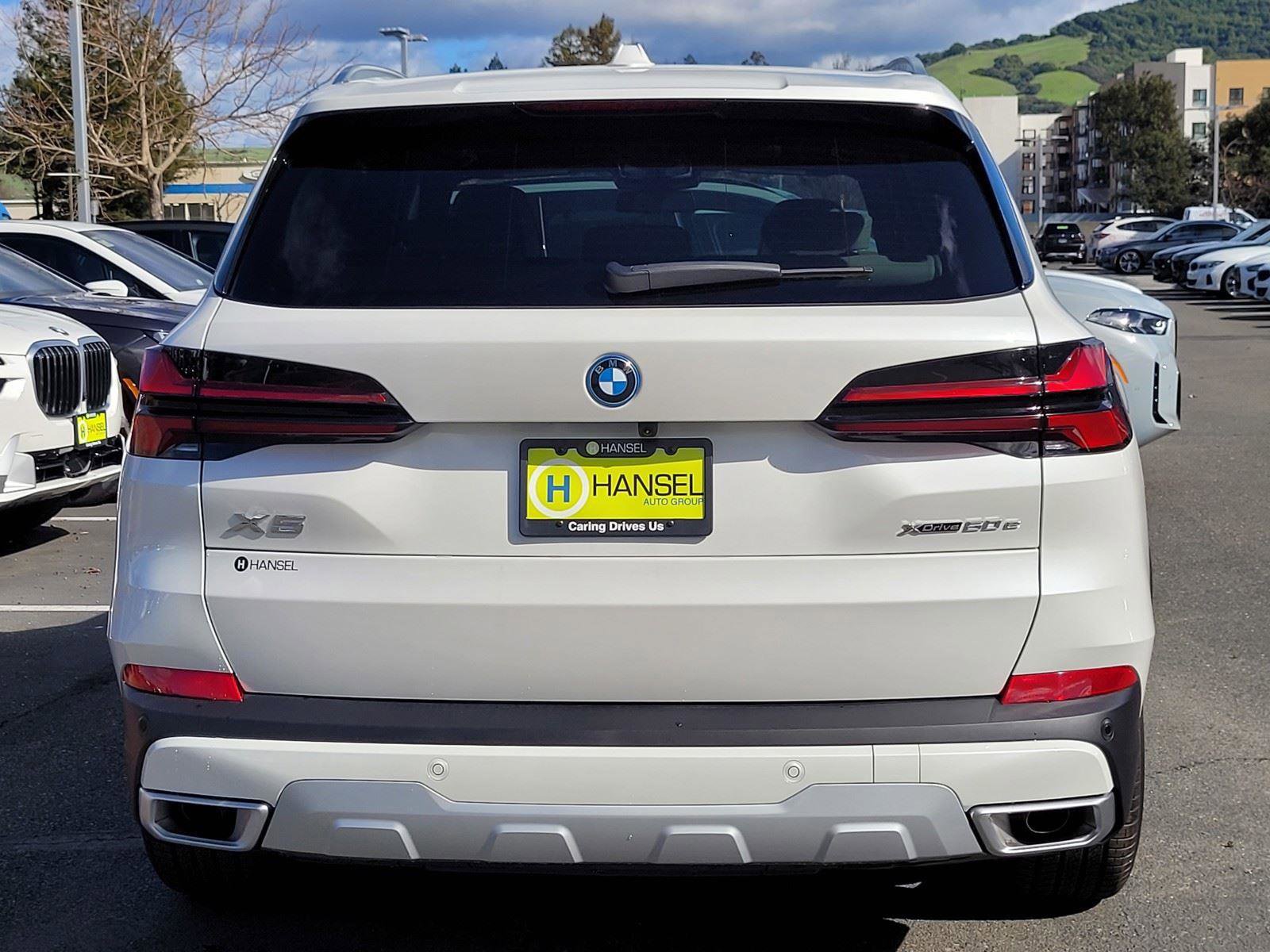 New 2026 BMW X5 xDrive50e w/ Premium Package AWD/4WD image 7