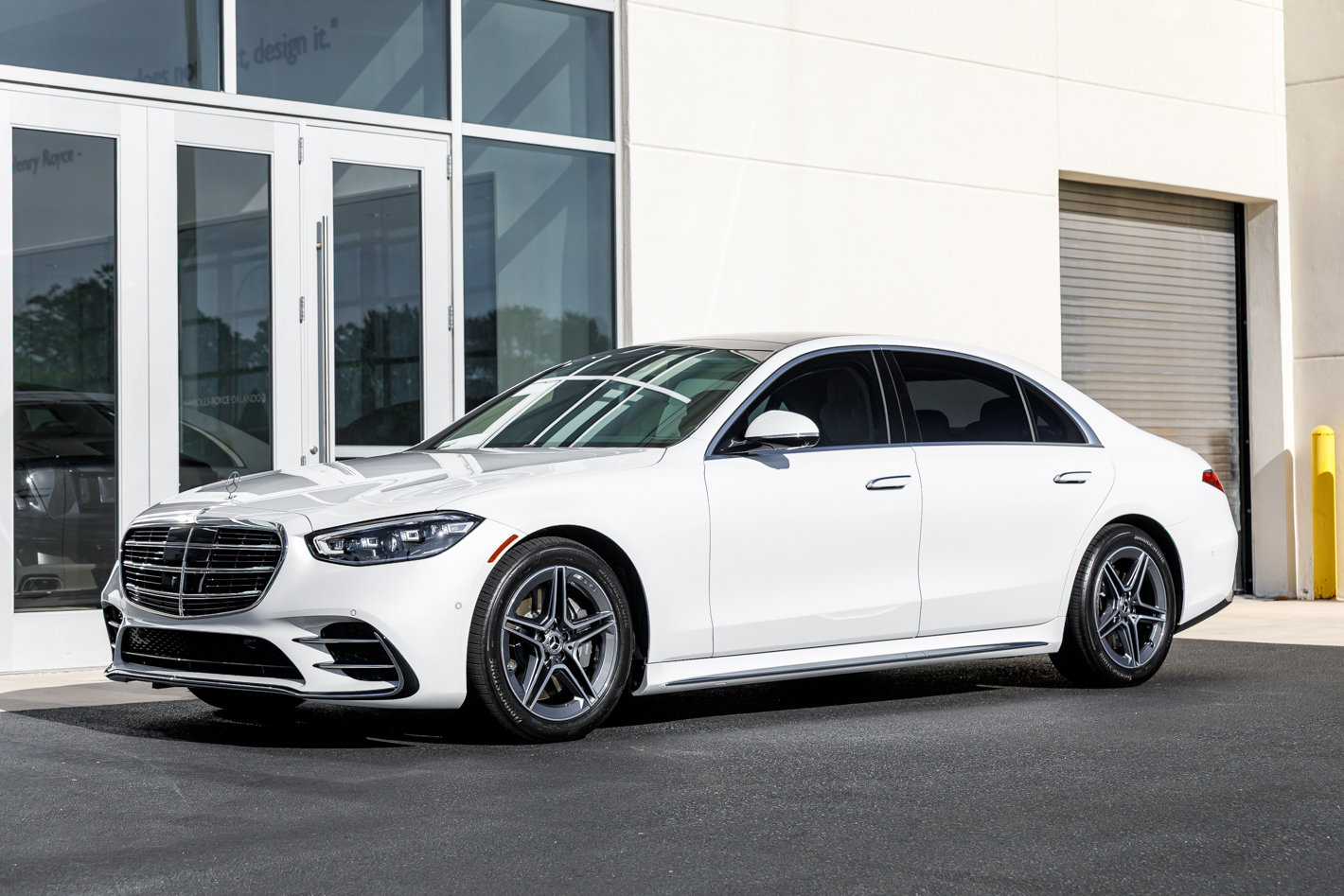 Used 2025 Mercedes-Benz S 580 4MATIC Sedan image 3
