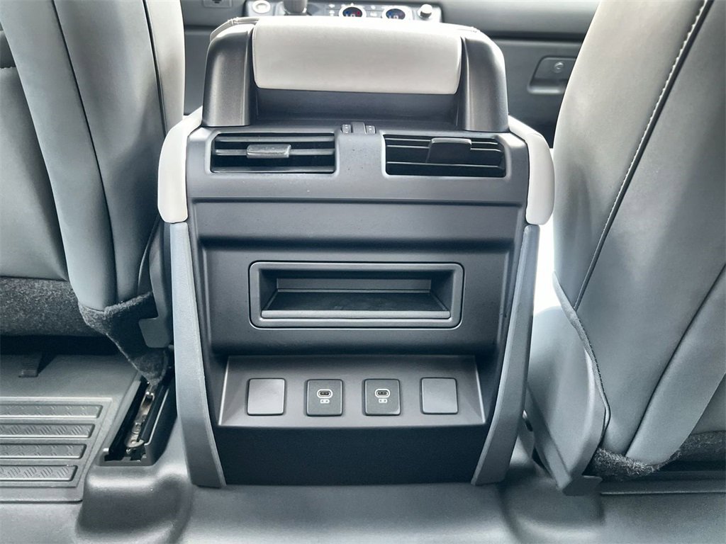 Used 2025 Land Rover Defender 110 S image 16