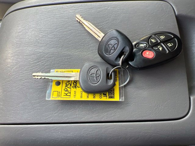 Used 2008 Toyota Sienna XLE FWD image 40