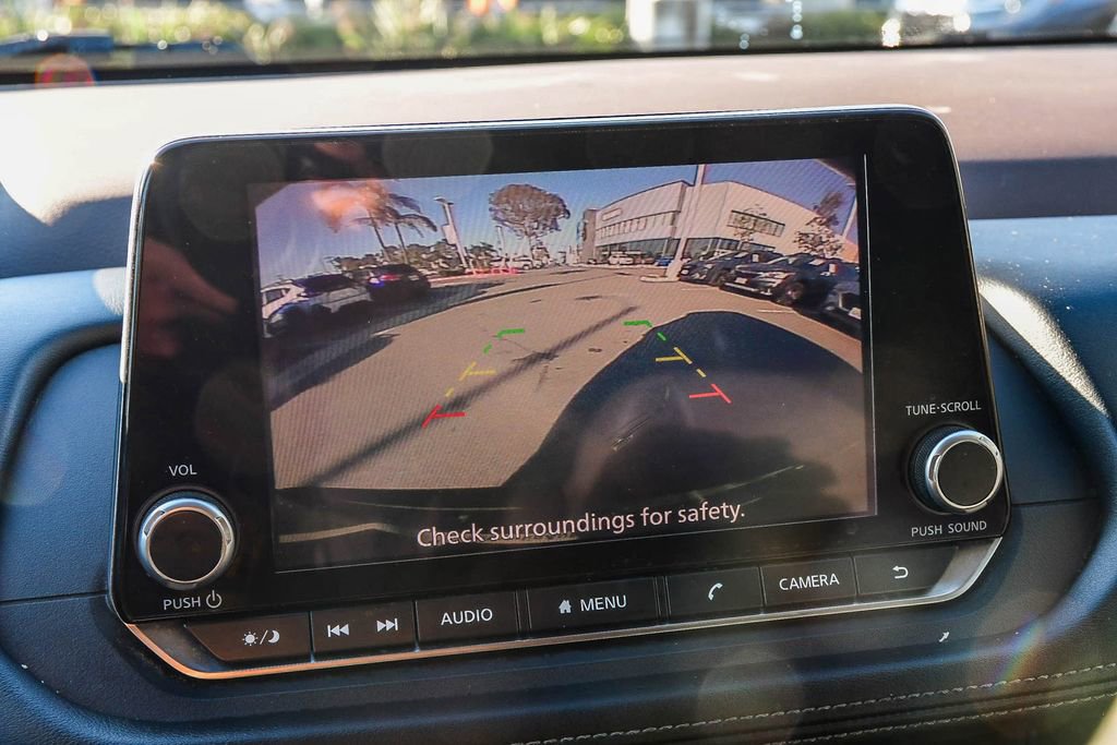 Used 2023 Nissan Rogue SV image 26