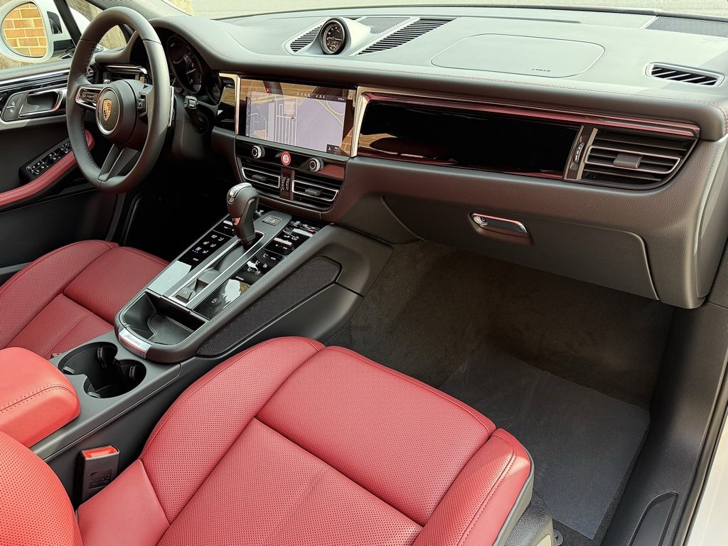 New 2026 Porsche Macan image 21